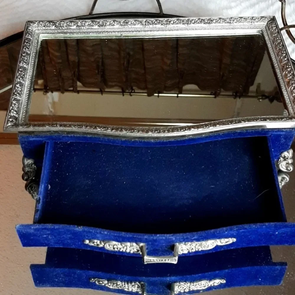 SilverSmith‎   Vintage 60s Mirror Blue Velvet Jewerly Box